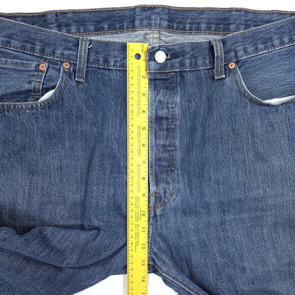 Levis 501 Jeans Mens 42x31 Dark Blue Wash Straight Leg Button Fly High Rise EUC - Picture 5 of 8